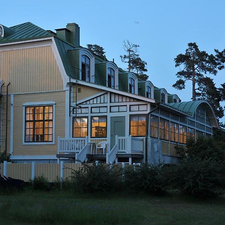 Maentyluodon Hotelli Pori Exterior photo
