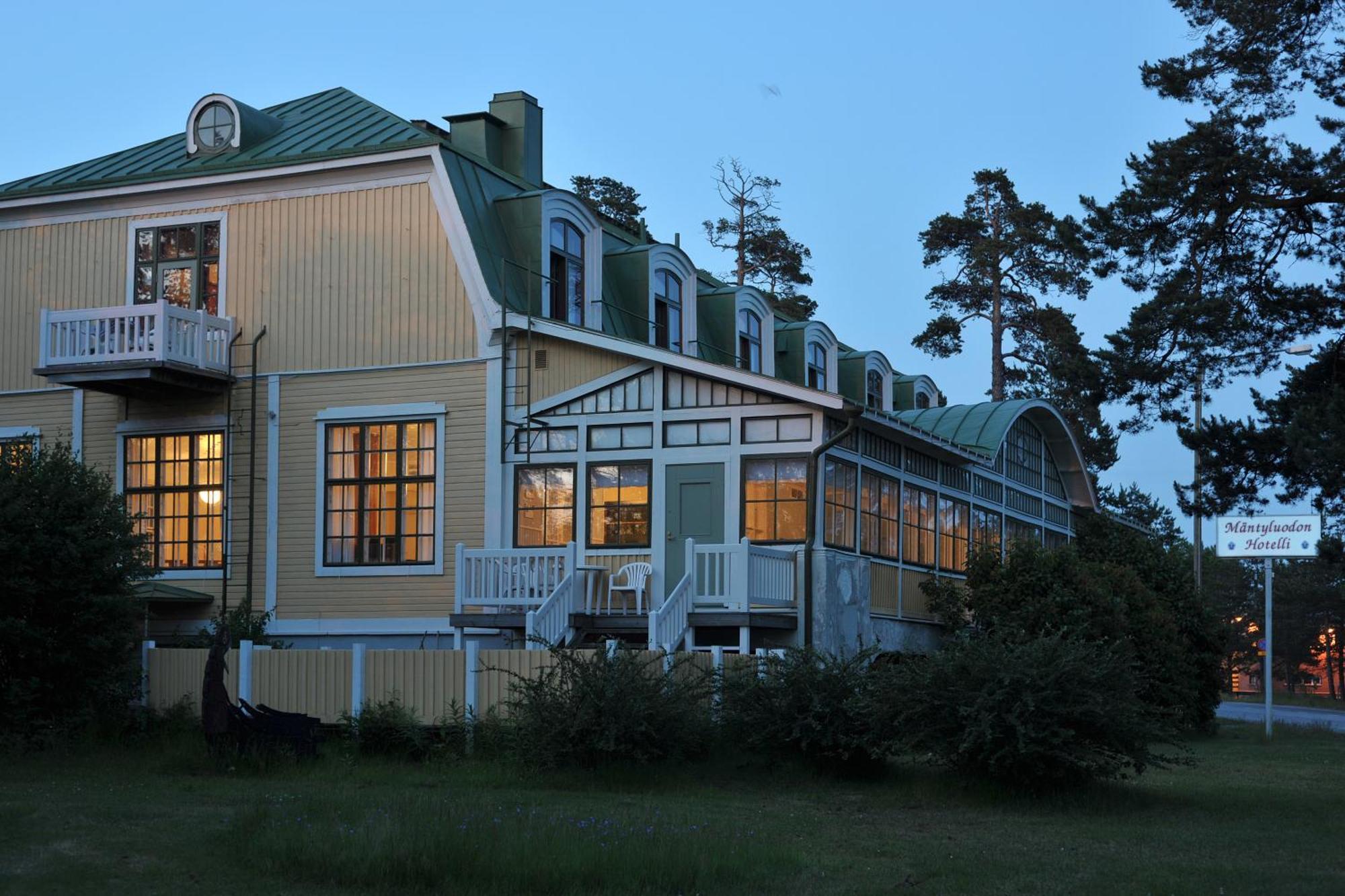 Maentyluodon Hotelli Pori Exterior photo