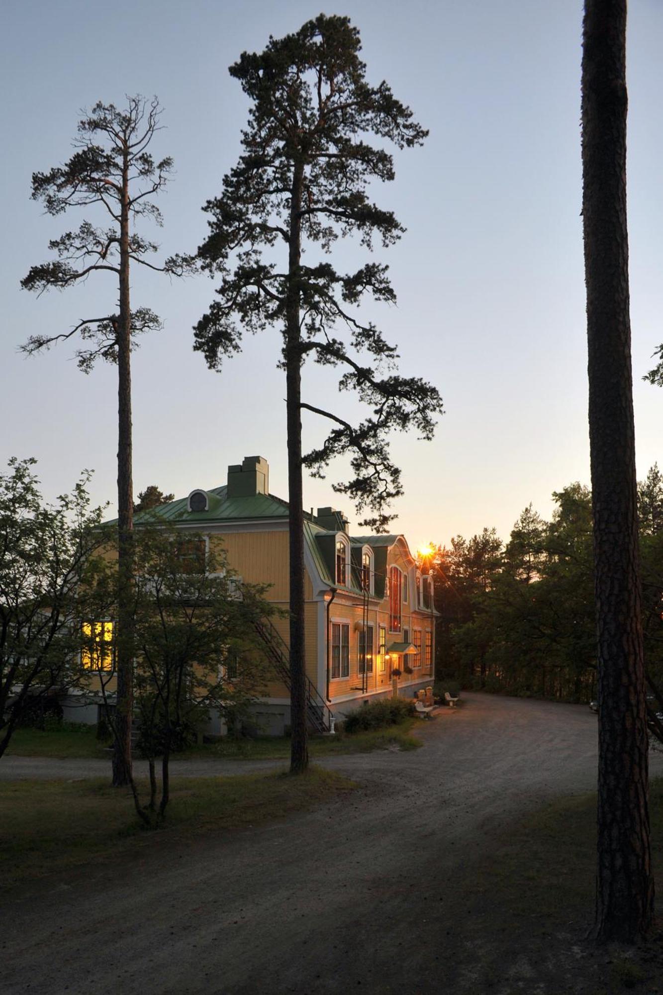 Maentyluodon Hotelli Pori Exterior photo
