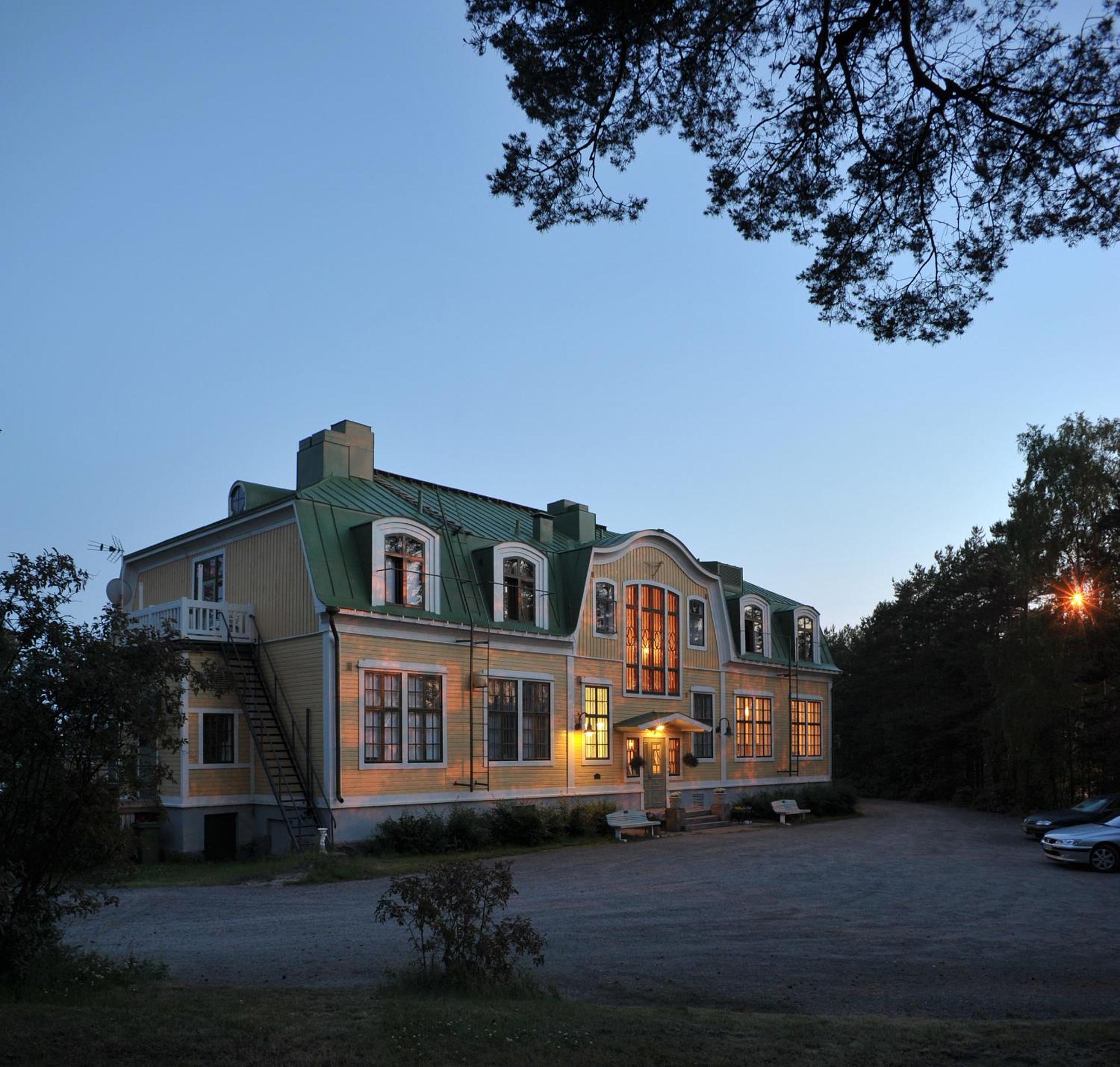 Maentyluodon Hotelli Pori Exterior photo